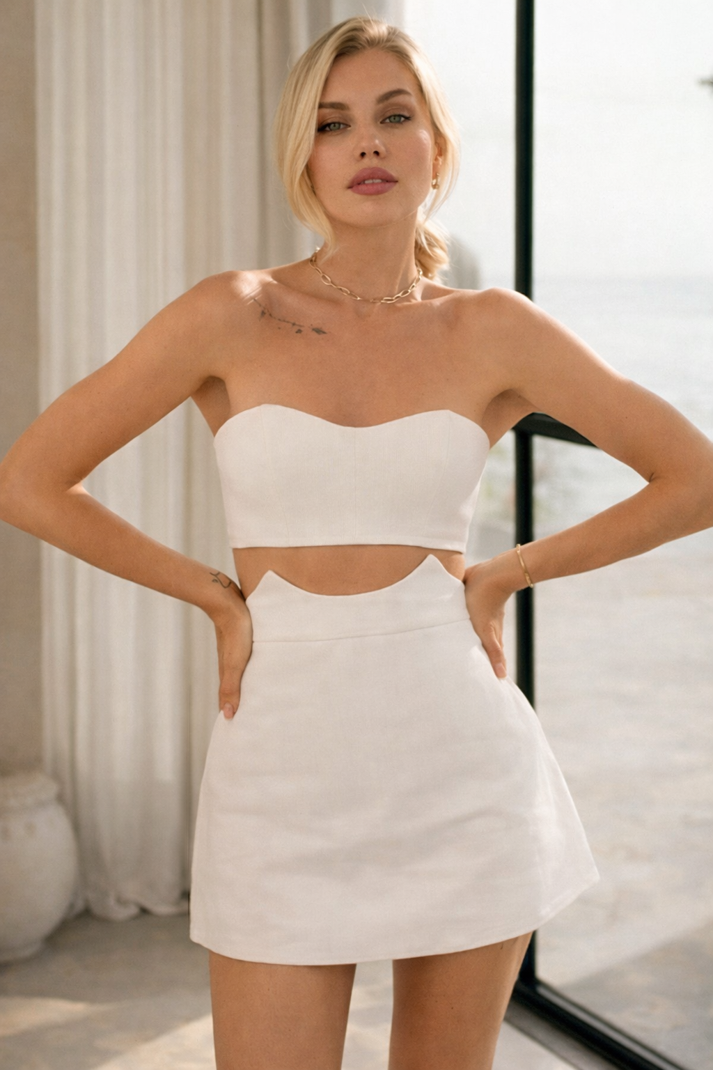 Weißes Kleid Mit Skulpturalen - 1+1 Gratis Nur Heute 💕